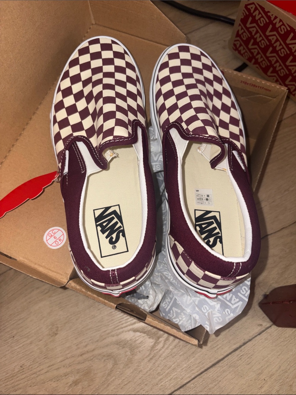 Vans Checkerboard Slip-On in Maroon and White 9 M 10.5 W